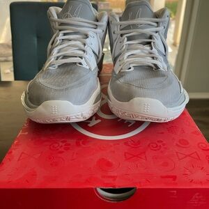 Nike Kyrie Infinity TB - Wolf Grey/White